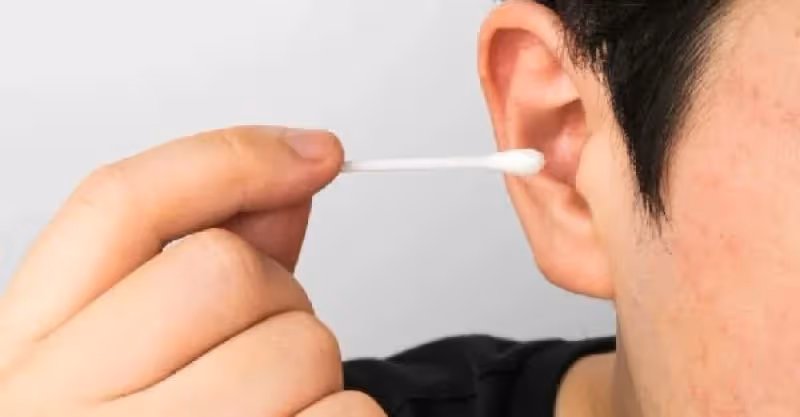 男友「耳屎堵住、牙齒長黑垢」！女忍一年還沒分手：難以接受他靠近我