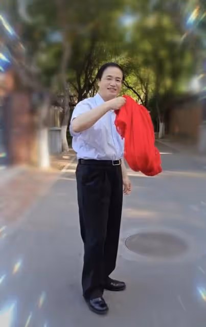 於文華攜老公罕秀恩愛！男方身材發福幸福肥，結婚22年無子仍恩愛
