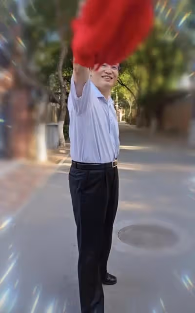 於文華攜老公罕秀恩愛！男方身材發福幸福肥，結婚22年無子仍恩愛