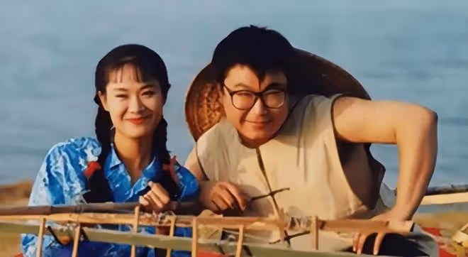 於文華攜老公罕秀恩愛！男方身材發福幸福肥，結婚22年無子仍恩愛