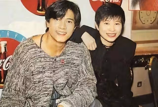 守護郭富城29年,眼睜睜地看著他娶了別人,62歲未婚未育