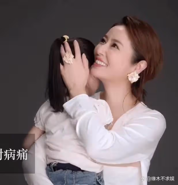 林心如帶女兒做公益被罵慘!6歲小海豚肉嘟嘟,和生日照變化大!