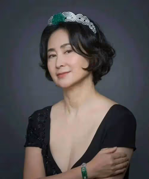 何超瓊才是賭王最寵的女兒?創辦粵劇藝術團,陳婉珍依舊有格局!