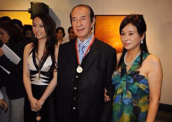 何超瓊才是賭王最寵的女兒?創辦粵劇藝術團,陳婉珍依舊有格局!