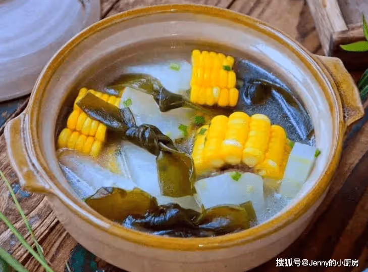 高溫天氣流汗多，建議多喝5道湯，補水補鉀身體好，健康過夏