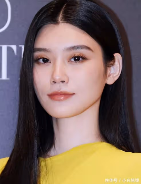 賭王家族參加活動罕見大合影,奚夢瑤氣質亮眼,唯獨少了大房成員