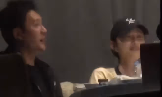 趙麗穎馮紹峰:離婚後首同框帶娃,一家三口聚餐後同車離開好溫馨