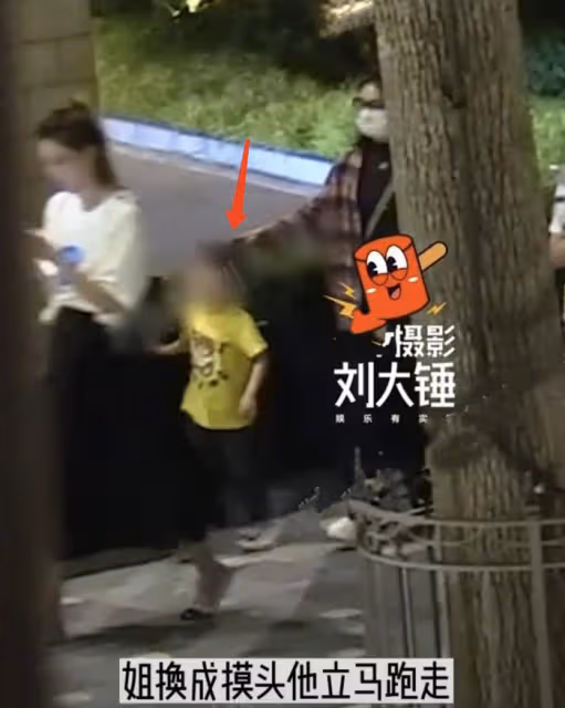 復合有望?馮紹峰趙麗穎首次合體帶娃,一家三口並排乘車被贊體面