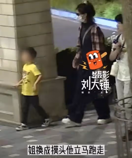 復合有望?馮紹峰趙麗穎首次合體帶娃,一家三口並排乘車被贊體面
