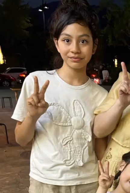 劉燁兒女被偶遇,13歲諾一發福明顯、穿著奇異,11歲霓娜變漂亮!