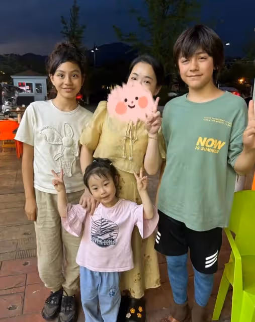 劉燁兒女被偶遇,13歲諾一發福明顯、穿著奇異,11歲霓娜變漂亮!
