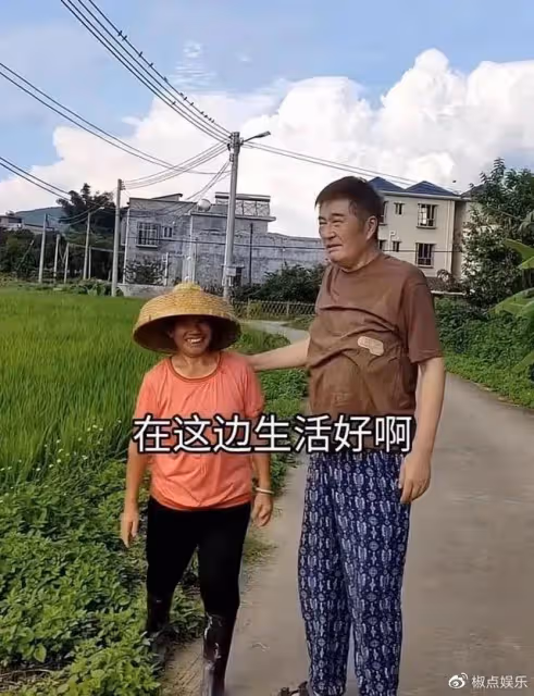 68歲港星定居浙江農村!與40年前工友意外重聚,曾是工廠的車工