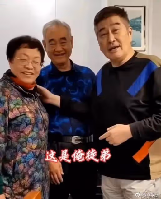 68歲港星定居浙江農村!與40年前工友意外重聚,曾是工廠的車工