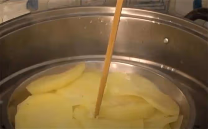 土豆的新吃法,老媽獨家秘方,不炒不燉,10分鐘搞定全家早餐
