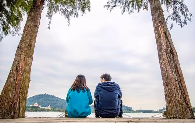 兒子月薪2萬家務全包,兒媳卻嫌他沒本事,離婚3年後卻哭著求復合