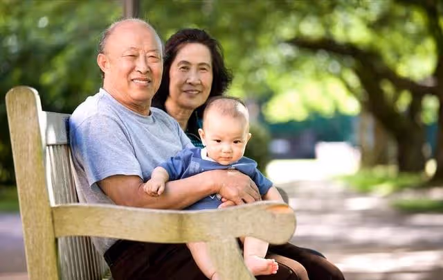 兒子月薪2萬家務全包,兒媳卻嫌他沒本事,離婚3年後卻哭著求復合