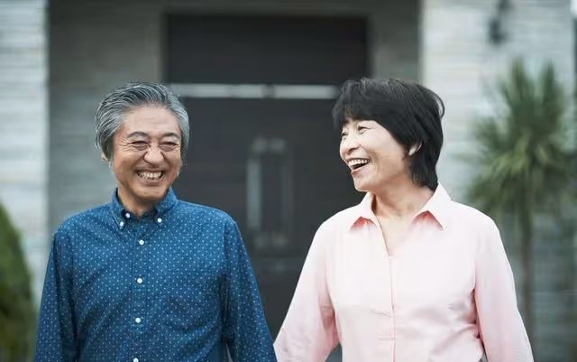 兒子月薪2萬家務全包,兒媳卻嫌他沒本事,離婚3年後卻哭著求復合