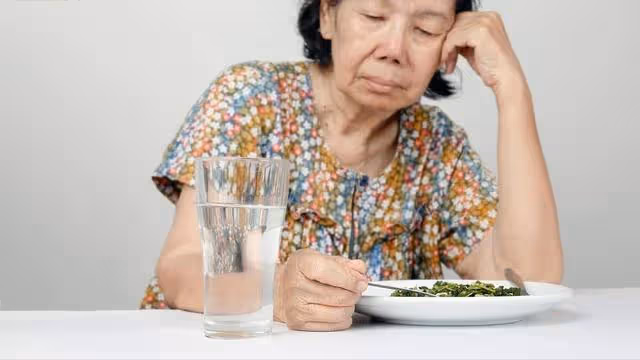 我61歲,退休金5千,母親節那天聽到孫子給我起的外號,我醒悟了