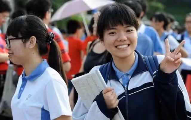 產檢是個兒子,出生卻是女兒,丈夫臨終說出隱瞞30年的秘密