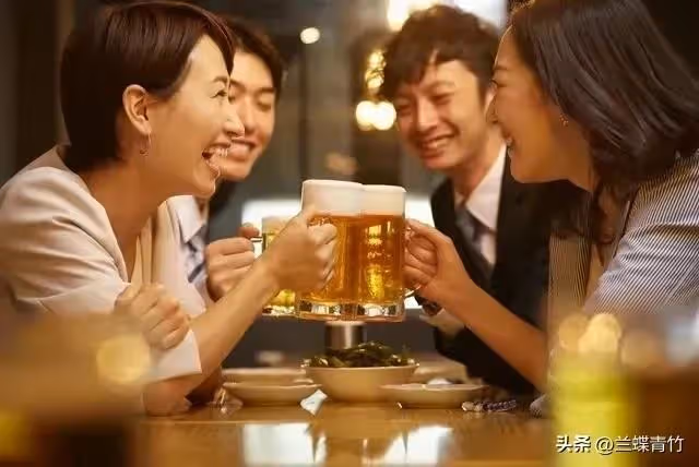 同學買房借我6萬,他拿到錢就把我拉黑,5年後同學登門,我明白了!
