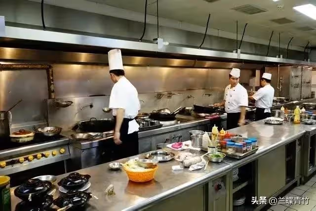 同學買房借我6萬,他拿到錢就把我拉黑,5年後同學登門,我明白了!
