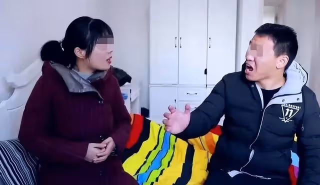 妻子半夜收到男性發的簡訊，丈夫假扮妻子回復：安全，家裡沒人