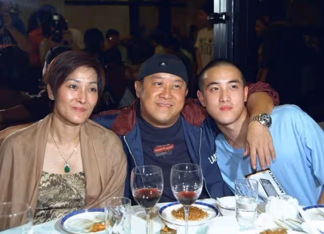 曾志偉與好友遺孀逛街被拍神情緊張,互相陪伴9年,關系引猜測