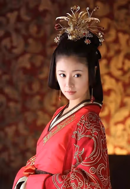 林心如帶女兒拍廣告惹爭議，被網友罵又當又立，霍建華因其復出難