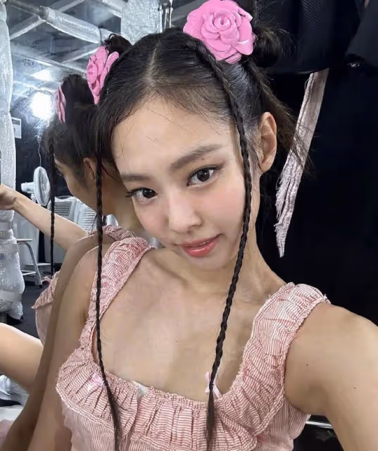 Jennie為演唱會中途離場道歉,卻陷入話題爭議,台詞被批太露骨?