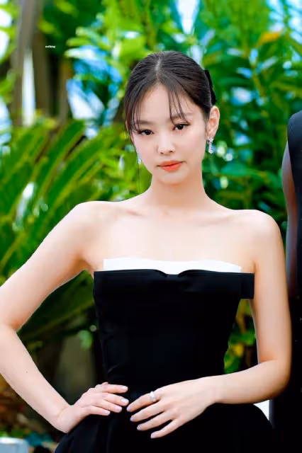 Jennie為演唱會中途離場道歉,卻陷入話題爭議,台詞被批太露骨?