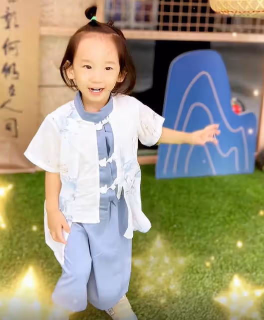 應采兒首度回應將二胎兒子當女孩養,直言以後會繼續讓hoho留長發