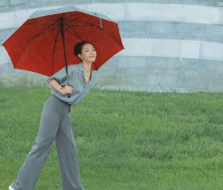 「奇蹟白白」在線換裝,她的私服穿搭永遠的神,休閒風瞬間吸睛