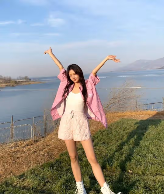 任敏日常私服太小家碧玉了!清新秀氣又接地氣,像極了鄰家小姐姐