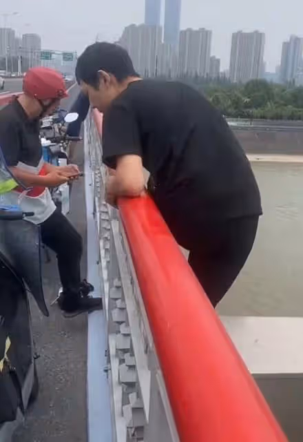 杭州救人外賣小哥走紅,稱配不上英雄「二字」,救人不是為了錢