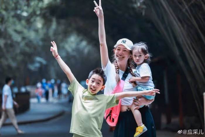 被全網罵把Hoho當女孩子養! 應采兒霸氣回應, 背後原因別有用心！