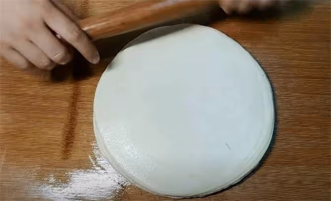 春餅最快速做法,學會這個訣竅,一鍋做10張,保證皮薄如紙