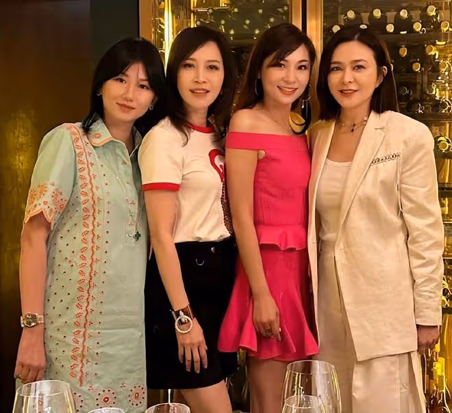 關之琳生活聚會照公開,一群姐妹都很會保養,名媛邱李茂琪露面