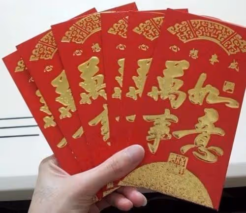 同事借我的車回家奔喪,還車時「又髒又沒油」我氣得半死! 坐到車裡「打開抽屜」愣了:該檢討的是我...😥