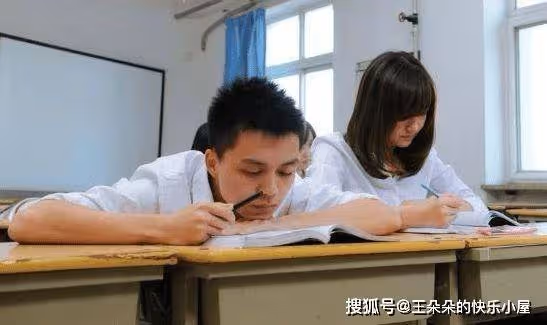 放暑假前夫來接女兒!我提前下班「一把推開門」 廚房裡看見的一幕「讓我決定復婚」