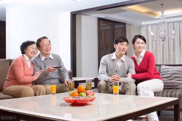 在娘家坐月子,回家後發現房子被小姑子霸占,姑娘:這家我不要了!