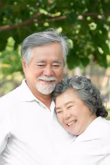大媽揣80萬去兒子家住一周，7天吃鹹菜，孫子：等你走了吃煎牛排