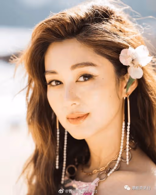 林夏薇開劇沒偷懶操Fit曬纖腰！岑麗香化身最靚美人魚