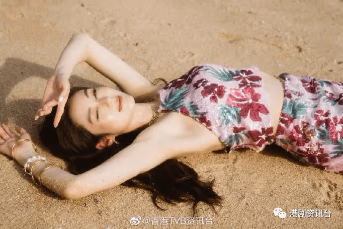 林夏薇開劇沒偷懶操Fit曬纖腰！岑麗香化身最靚美人魚