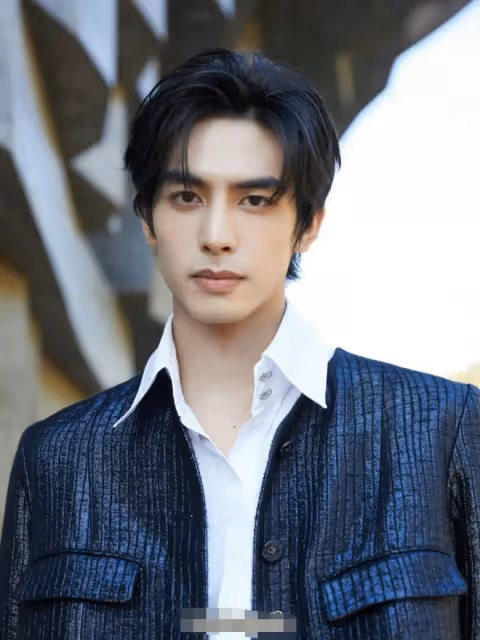 95後男演員曝新戀情!與女星疑因戲生情共度數夜,女方身份不簡單