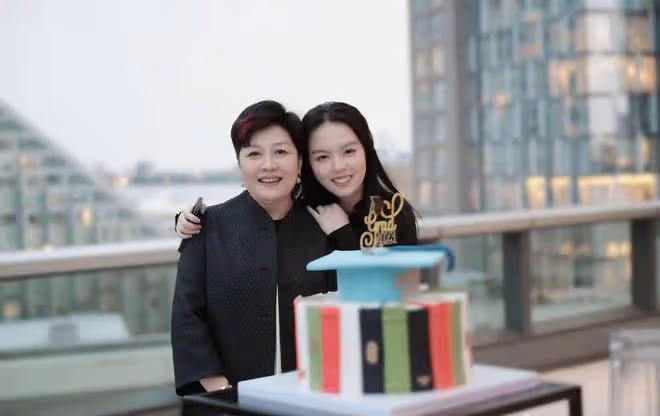 哈文母女回國與李詠老搭檔聚會!法圖麥美艷高挑似爸,或打算出道