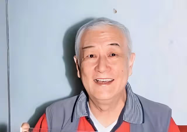 突傳死訊!香港知名老戲骨離世,遭親生女兒拒認,晚年長住養老院