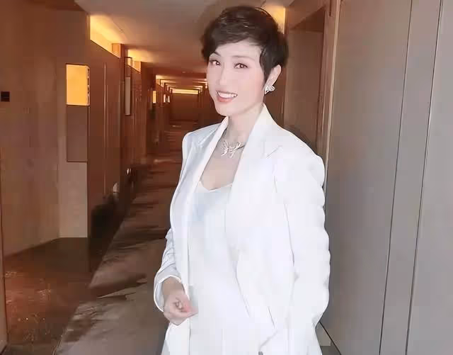 56歲TVB前當家花旦回巢拍劇演技獲贊,被網友力舉拿視後獎項