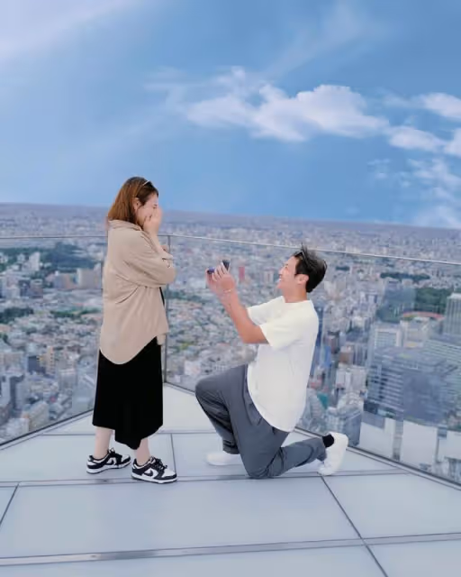 恭喜！香港知名女星挺大肚獲男友驚喜求婚，未婚先孕六個多月