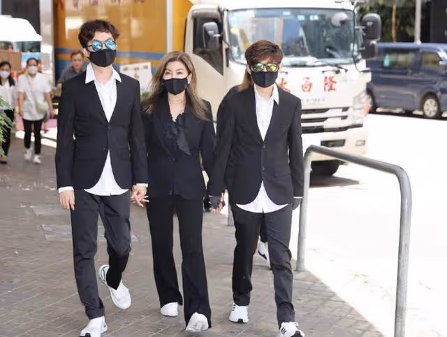 擔心!TVB視後現身葬禮腿上現大片淤青,曾與人夫傳緋聞口碑下滑