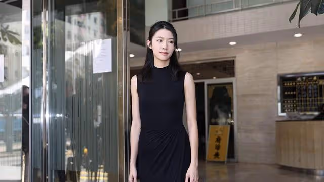 擔心!TVB視後現身葬禮腿上現大片淤青,曾與人夫傳緋聞口碑下滑